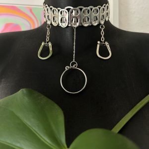 Collier capsules et bidules